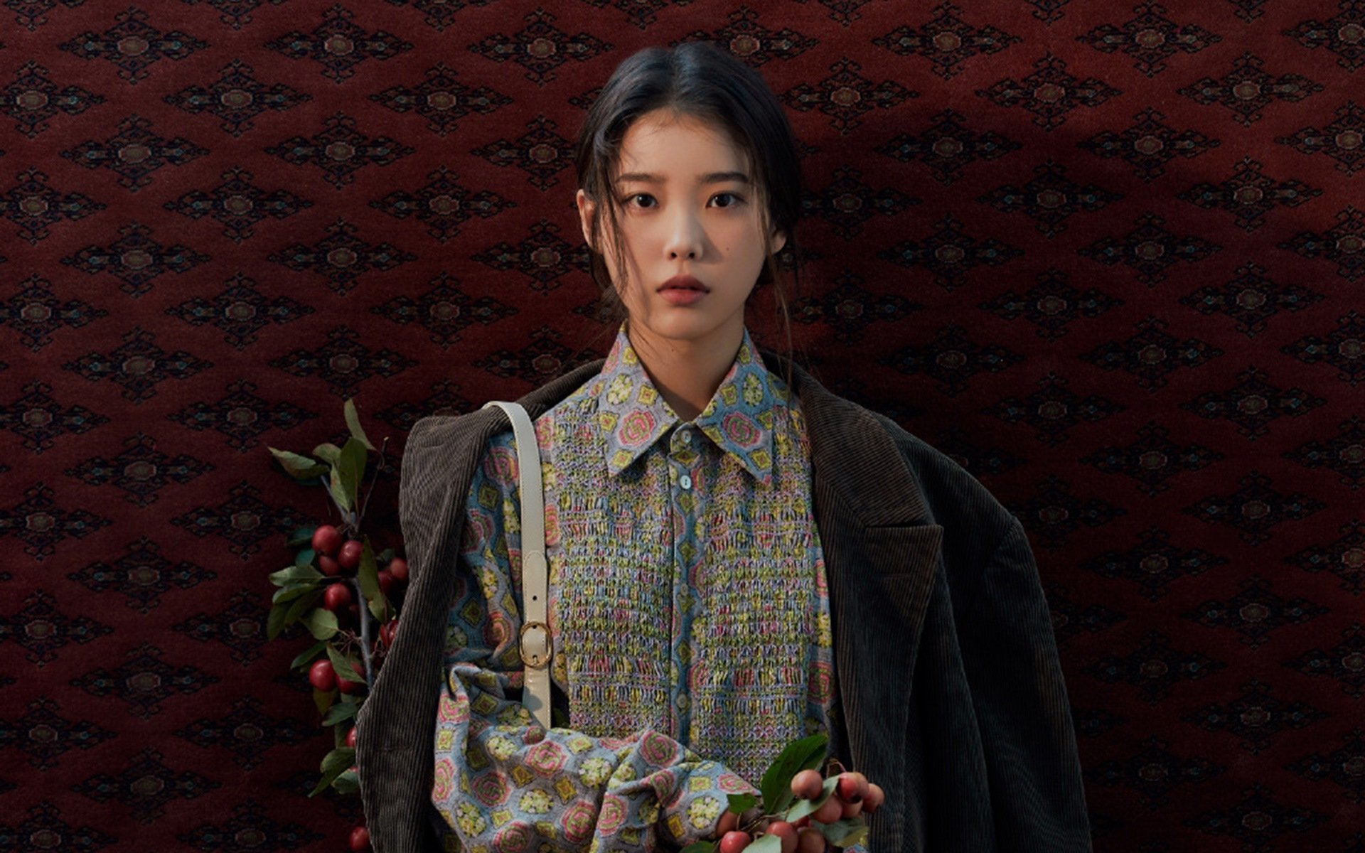 英格兰骑手汤姆·麦克尤恩在巴黎奥运会上获得个人障碍赛银牌，创造历史。