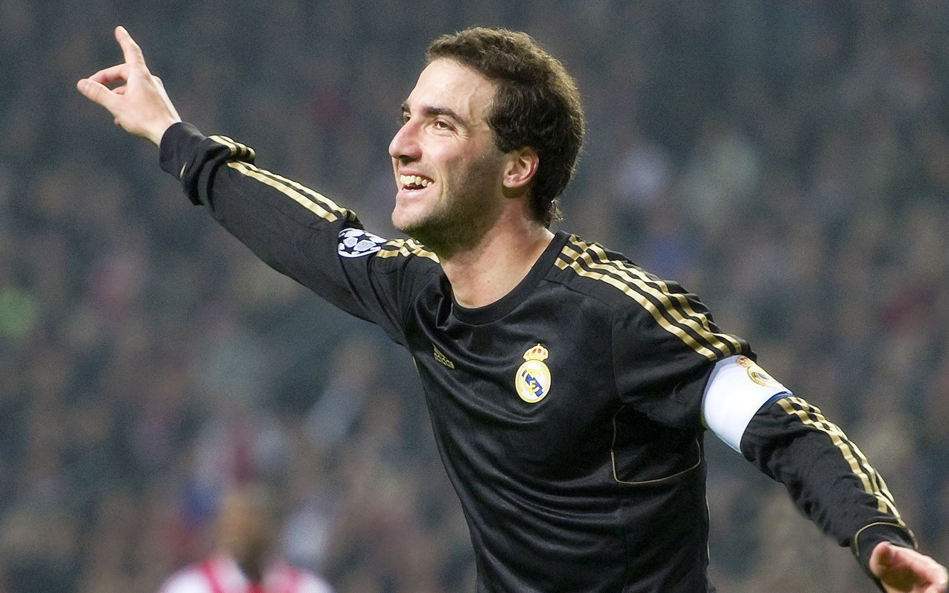 纳迪亚·巴托克莱蒂在女子10000米中获得银牌,2021年8月纳迪亚运气